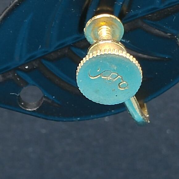 Coro Pastel Blue Pink Screw Back Earrings, 1950s Vintage Jewelry - Picture 6 of 10